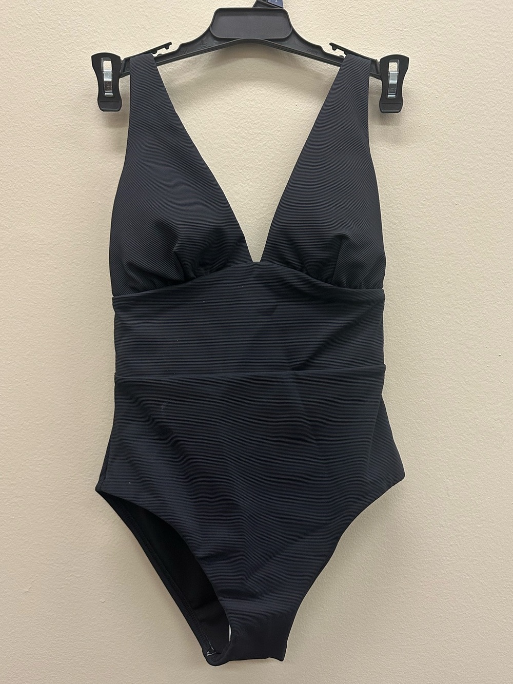 Time and Tru Women's Ribbed Plunge One-Piece Swimsuit Black XS NEW
